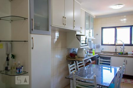 Apartamento à venda com 155m², 4 quartos e 2 vagasCozinha