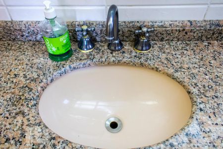 Apartamento à venda com 155m², 4 quartos e 2 vagasDetalhe do Banheiro da Suíte