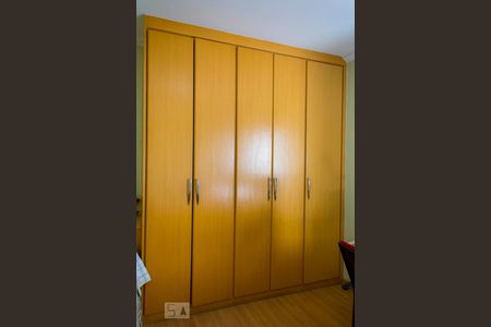 Apartamento à venda com 155m², 4 quartos e 2 vagasQuarto 3 - Armário