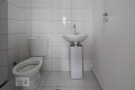 Banheiro de kitnet/studio para alugar com 1 quarto, 32m² em Vila Graciosa, São Paulo