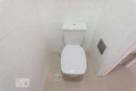 Apartamento para alugar com 70m², 2 quartos e sem vaga Apartamento para alugar com 70m², 2 quartos e sem vagaBanheiro de Serviço