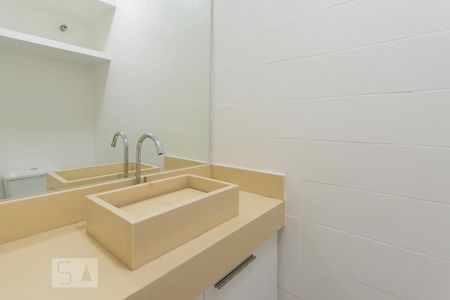 Apartamento para alugar com 70m², 2 quartos e sem vaga Apartamento para alugar com 70m², 2 quartos e sem vagaBanheiro de Serviço
