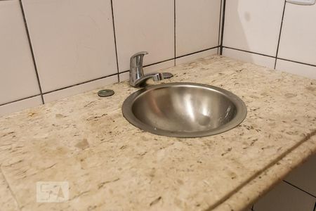 Apartamento para alugar com 52m², 2 quartos e sem vagaBanheiro - Torneira