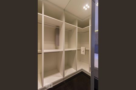 Apartamento à venda com 66m², 1 quarto e 1 vaga Apartamento à venda com 66m², 1 quarto e 1 vagaCloset