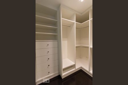 Apartamento à venda com 66m², 1 quarto e 1 vaga Apartamento à venda com 66m², 1 quarto e 1 vagaCloset