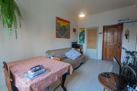 Apartamento à venda com 76m², 2 quartos e sem vagaSala