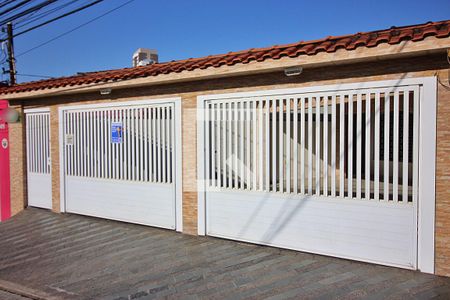 Casa à venda com 248m², 3 quartos e 3 vagasFachada