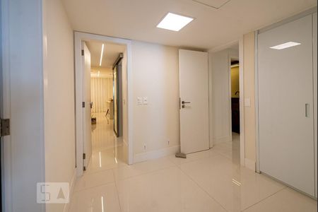 Apartamento à venda com 260m², 3 quartos e 3 vagasHall dos Quartos