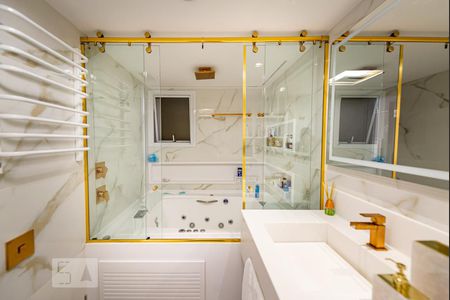 Apartamento à venda com 260m², 3 quartos e 3 vagasBanheiro da Suíte