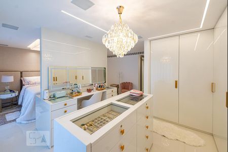 Apartamento à venda com 260m², 3 quartos e 3 vagasSuíte