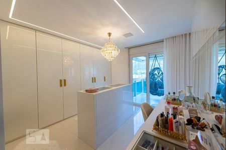 Apartamento à venda com 260m², 3 quartos e 3 vagasSuíte