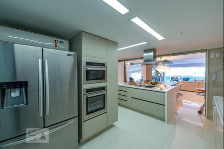 Apartamento à venda com 260m², 3 quartos e 3 vagasCozinha