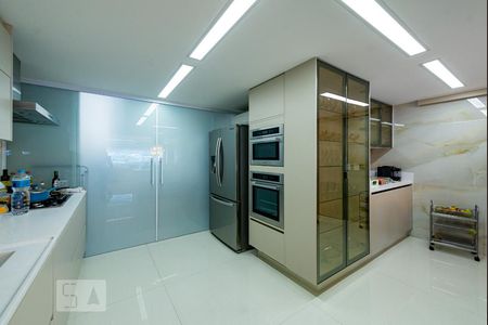 Apartamento à venda com 260m², 3 quartos e 3 vagasCozinha