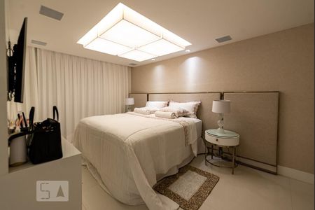 Apartamento à venda com 260m², 3 quartos e 3 vagasSuíte