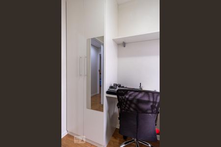 Quarto 1 - Armários de apartamento para alugar com 3 quartos, 60m² em Vila Esperança, São Paulo