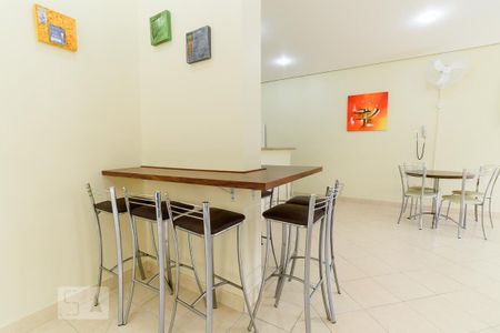 Apartamento para alugar com 80m², 2 quartos e 1 vagaÁrea comum - Salão de festas