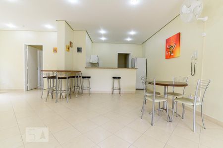 Apartamento para alugar com 80m², 2 quartos e 1 vagaÁrea comum - Salão de festas