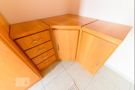 Apartamento para alugar com 80m², 2 quartos e 1 vagaQuarto - Armários