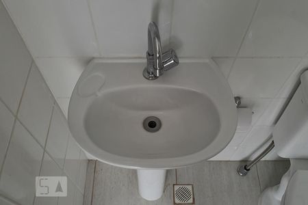 Banheiro de kitnet/studio para alugar com 1 quarto, 35m² em Cambuci, São Paulo