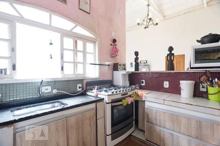 Casa para alugar com 270m², 5 quartos e 2 vagas Casa para alugar com 270m², 5 quartos e 2 vagasCozinha