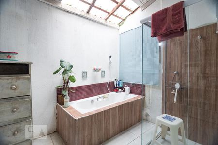 Casa para alugar com 270m², 5 quartos e 2 vagas Casa para alugar com 270m², 5 quartos e 2 vagasBanheiro da Suíte