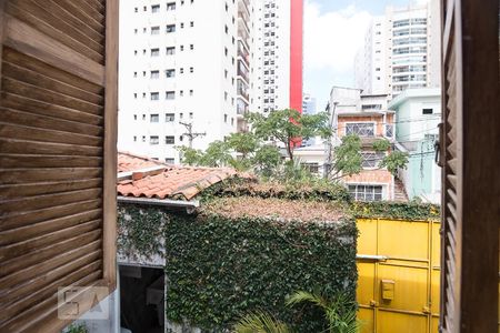 Casa para alugar com 270m², 5 quartos e 2 vagas Casa para alugar com 270m², 5 quartos e 2 vagasVista do Quarto 2