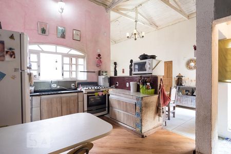 Casa para alugar com 270m², 5 quartos e 2 vagas Casa para alugar com 270m², 5 quartos e 2 vagasCozinha