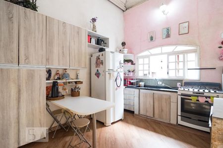 Casa para alugar com 270m², 5 quartos e 2 vagas Casa para alugar com 270m², 5 quartos e 2 vagasCozinha