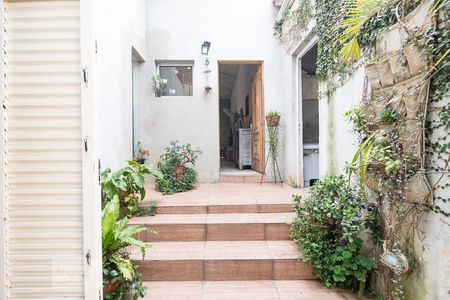 Casa para alugar com 270m², 5 quartos e 2 vagas Casa para alugar com 270m², 5 quartos e 2 vagasEntrada