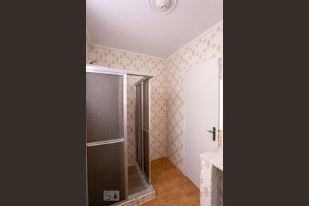 Banheiro de apartamento para alugar com 2 quartos, 70m² em Petrópolis, Porto Alegre
