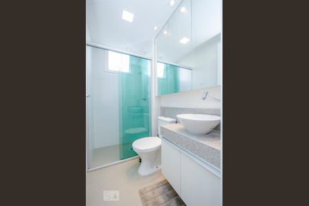 Apartamento para alugar com 60m², 2 quartos e 2 vagasBanheiro da Suíte