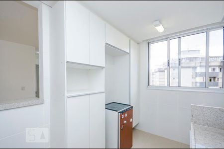 Apartamento para alugar com 60m², 2 quartos e 2 vagasCozinha