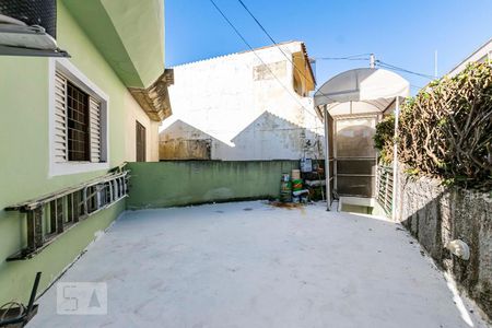 Casa à venda com 400m², 3 quartos e 4 vagasFundos - Área de serviço