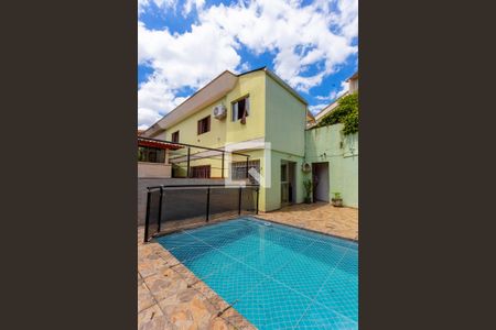 Casa à venda com 400m², 3 quartos e 4 vagas Casa à venda com 400m², 3 quartos e 4 vagasEntrada