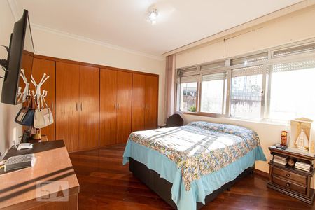 Apartamento à venda com 253m², 4 quartos e 3 vagasQuarto 2