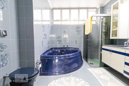 Apartamento à venda com 253m², 4 quartos e 3 vagasBanheiro da Suíte