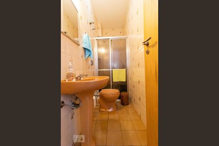 Apartamento à venda com 253m², 4 quartos e 3 vagasBanheiro de Serviço