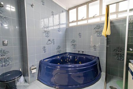 Apartamento à venda com 253m², 4 quartos e 3 vagasBanheiro da Suíte