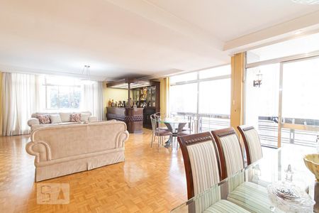 Apartamento à venda com 253m², 4 quartos e 3 vagasSala