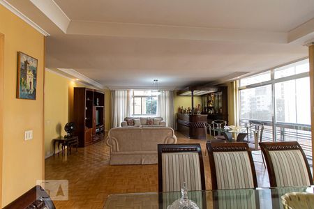 Apartamento à venda com 253m², 4 quartos e 3 vagasSala