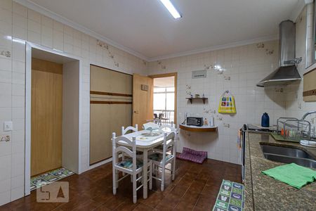 Apartamento à venda com 253m², 4 quartos e 3 vagasCozinha