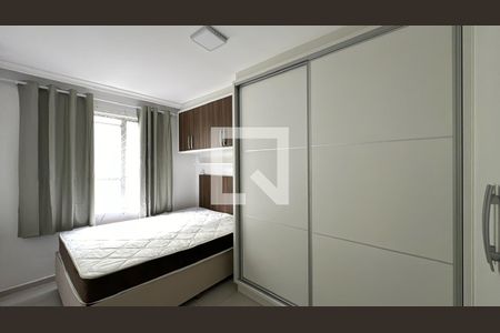 Quarto 2 de apartamento para alugar com 2 quartos, 45m² em Campo Comprido, Curitiba