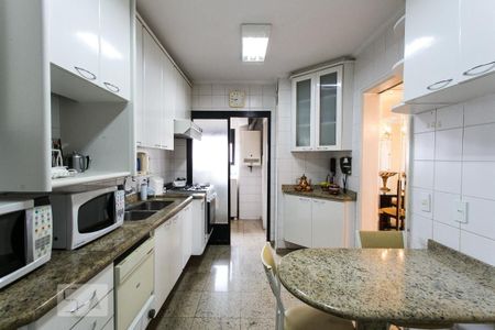 Apartamento para alugar com 92m², 3 quartos e 2 vagasCozinha
