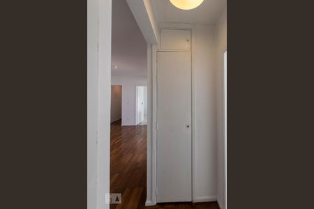 Apartamento para alugar com 101m², 2 quartos e 1 vaga Apartamento para alugar com 101m², 2 quartos e 1 vagaCorredor
