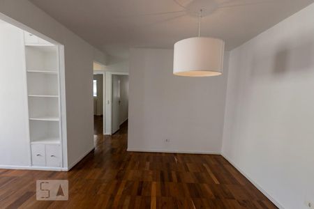 Apartamento para alugar com 101m², 2 quartos e 1 vaga Apartamento para alugar com 101m², 2 quartos e 1 vagaSala