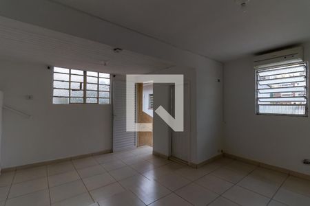 Casa à venda com 125m², 2 quartos e 2 vagas Casa à venda com 125m², 2 quartos e 2 vagasQuarto da Edícula