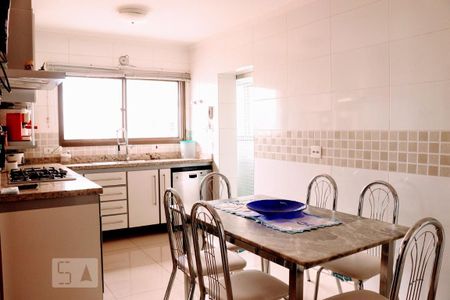 Apartamento para alugar com 230m², 4 quartos e 3 vagasCozinha