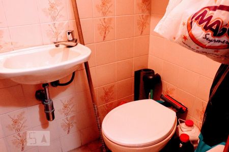 Apartamento para alugar com 230m², 4 quartos e 3 vagasBanheiro de Serviço