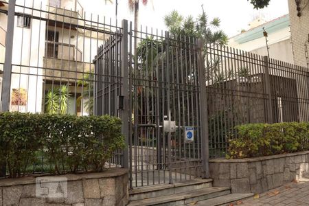 Apartamento para alugar com 230m², 4 quartos e 3 vagasFachada