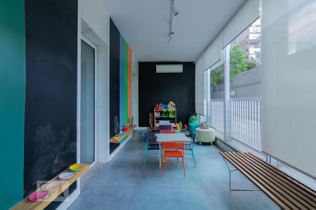 Apartamento para alugar com 169m², 2 quartos e 3 vagasÁrea Comum - Playground